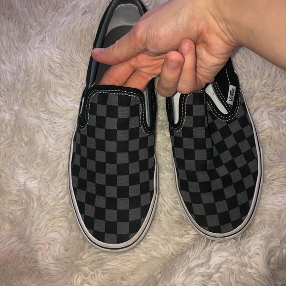 Size 8 women’s black and grey checkerboard vans - Picture 2 of 5